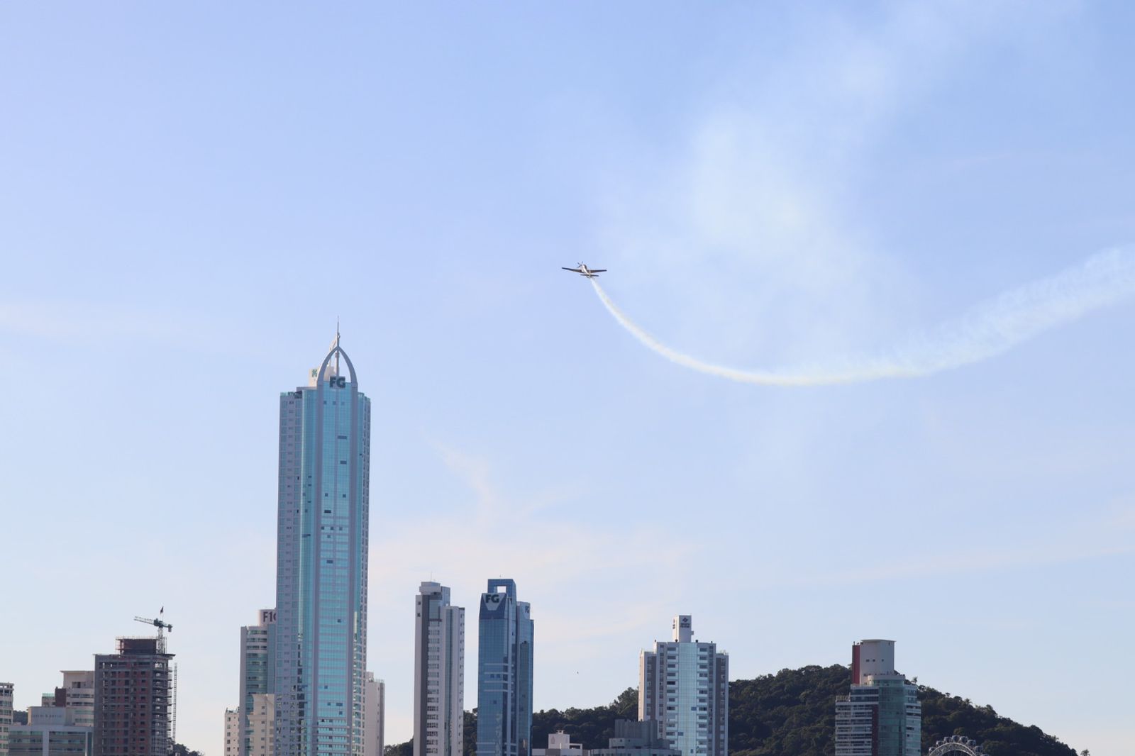 Esquadrilha da Fuma�a encanta p�blico com apresenta��o em Balne�rio Cambori�